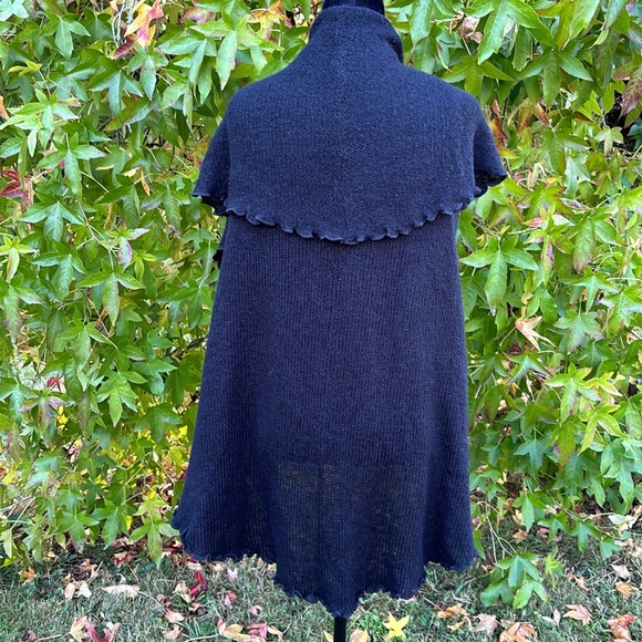 Island Tribe Sleeveless Wrap - Picture 6 of 14